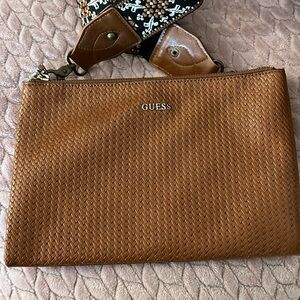 Selling Preloved Wallet / Guess / Brown / Silver hardware /